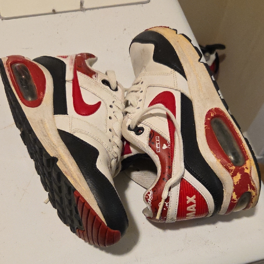 Sneakers